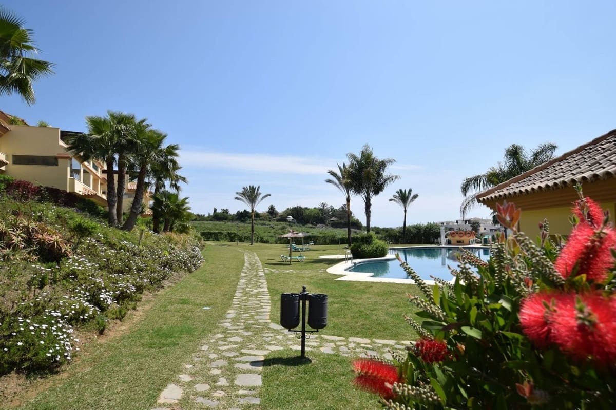 2 bedroom Apartment for sale in Nueva Andalucia with pool garage - € 585,000 (Ref: 9000412)