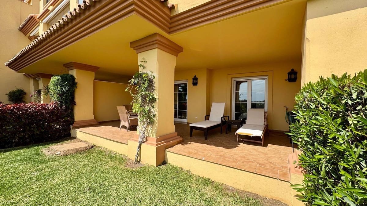 2 bedroom Apartment for sale in Nueva Andalucia with pool garage - € 585,000 (Ref: 9000412)