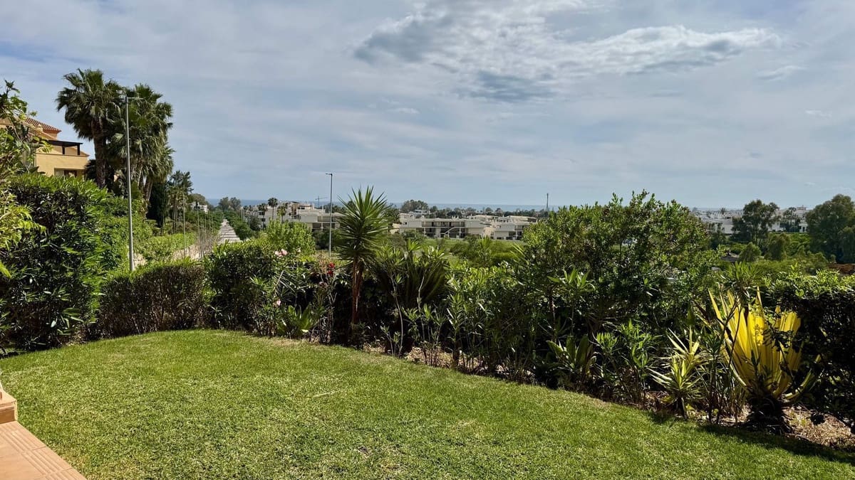 2 bedroom Apartment for sale in Nueva Andalucia with pool garage - € 585,000 (Ref: 9000412)