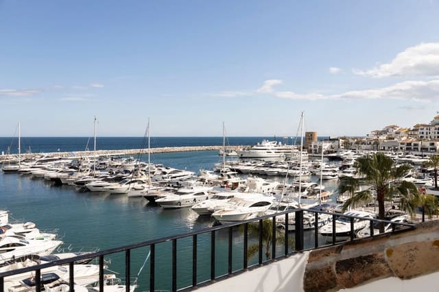 2 soveværelse Lejlighed til salg i Puerto Banus, Marbella - € 870.000 (Ref: 9002316)