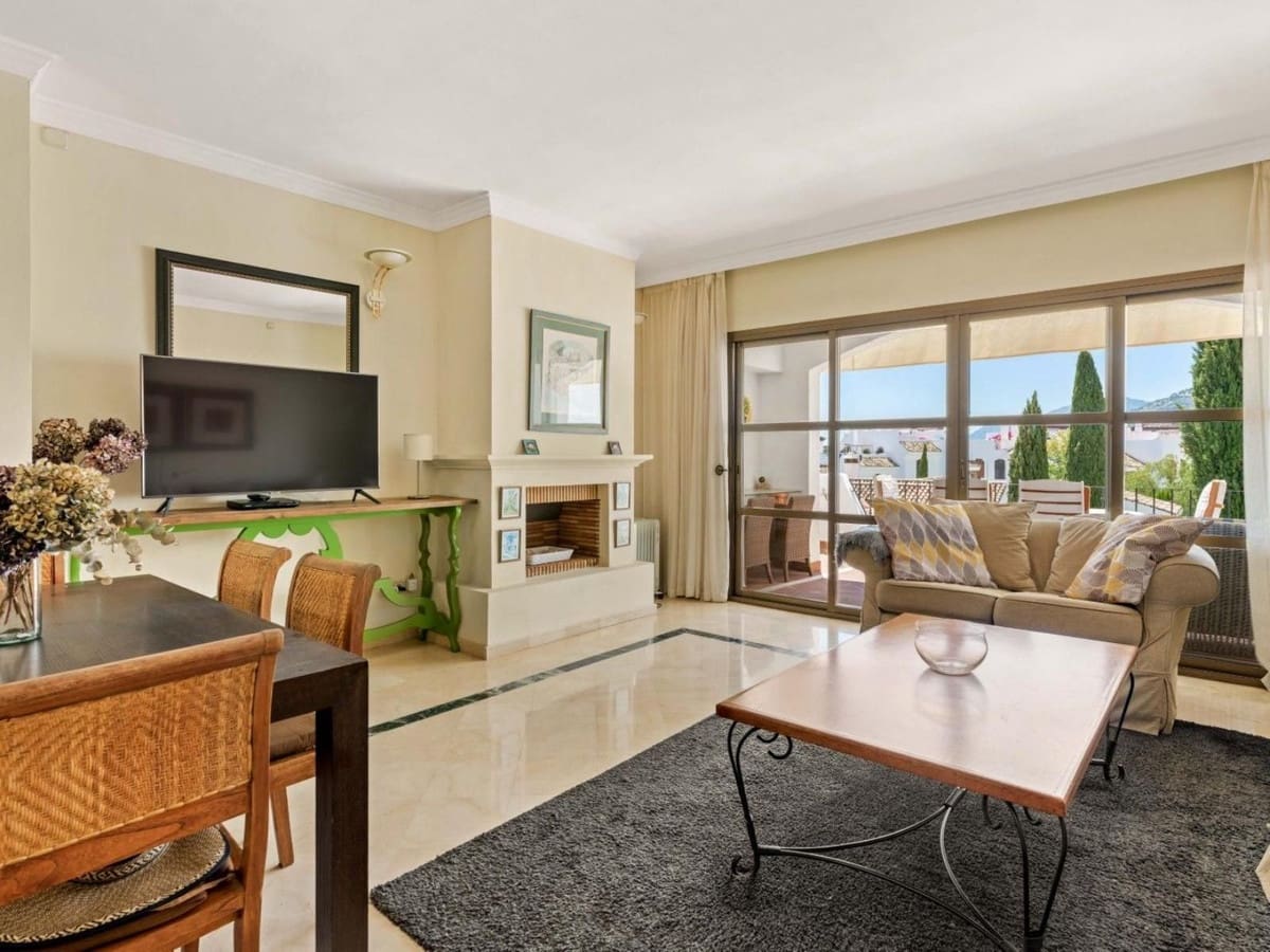 3 soveværelse Lejlighed til salg i Los Arqueros med swimmingpool - € 595.000 (Ref: 9015598)