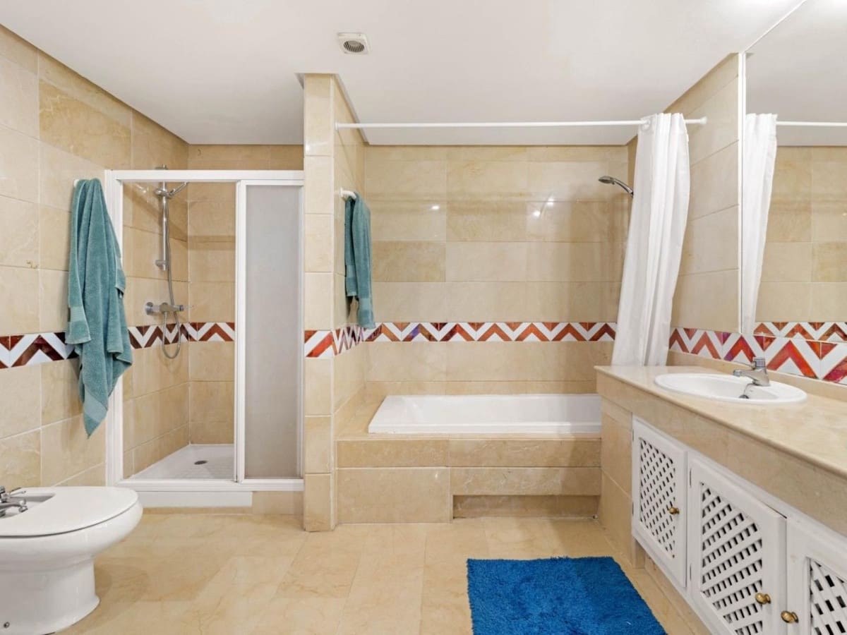 3 soveværelse Lejlighed til salg i Los Arqueros med swimmingpool - € 595.000 (Ref: 9015598)