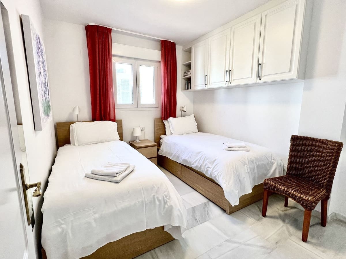 2 soveværelse Lejlighed til salg i Calahonda med swimmingpool garage - € 1.100.000 (Ref: 9061621)