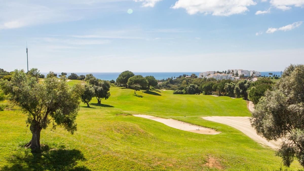 3 bedroom Townhouse for sale in La Duquesa / Puerto de la Duquesa with pool garage - € 339,000 (Ref: 9074006)