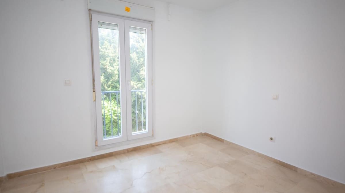 3 bedroom Townhouse for sale in La Duquesa / Puerto de la Duquesa with pool garage - € 339,000 (Ref: 9074006)