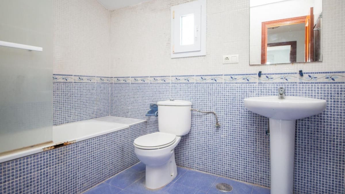 3 bedroom Townhouse for sale in La Duquesa / Puerto de la Duquesa with pool garage - € 339,000 (Ref: 9074006)