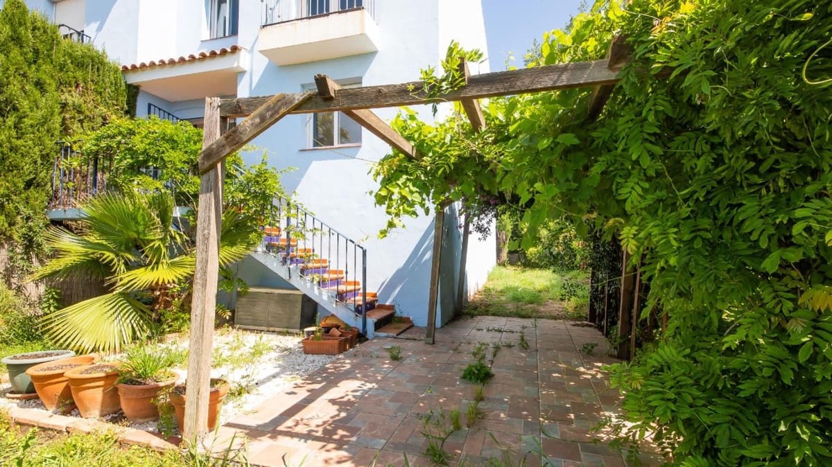 3 bedroom Townhouse for sale in La Duquesa / Puerto de la Duquesa with pool garage - € 339,000 (Ref: 9074006)