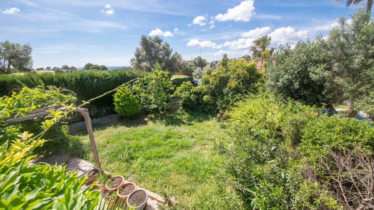 3 bedroom Townhouse for sale in La Duquesa / Puerto de la Duquesa with pool garage - € 339,000 (Ref: 9074006)