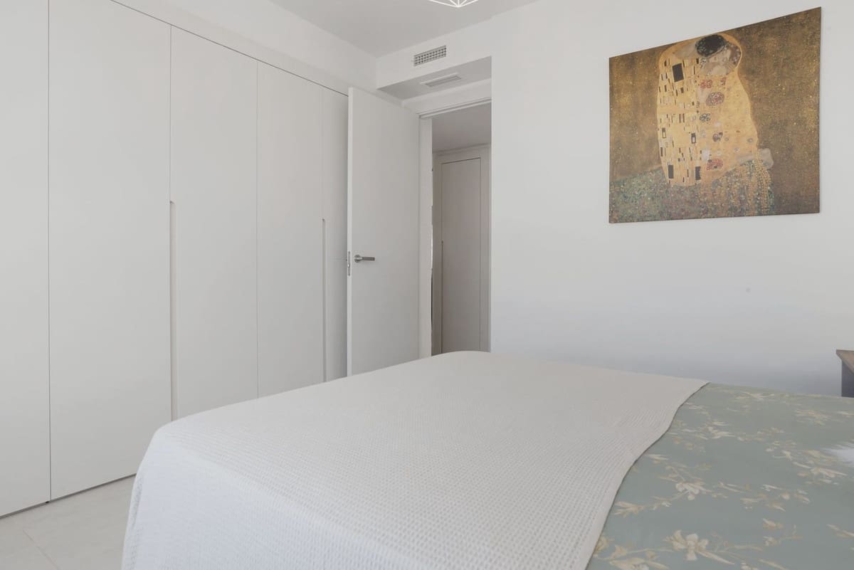 2 bedroom Penthouse for sale in Estepona with pool garage - € 495,000 (Ref: 9074008)