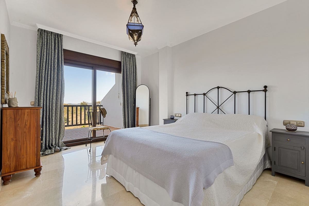 2 bedroom Apartment for sale in Mijas with pool garage - € 340,000 (Ref: 9074012)