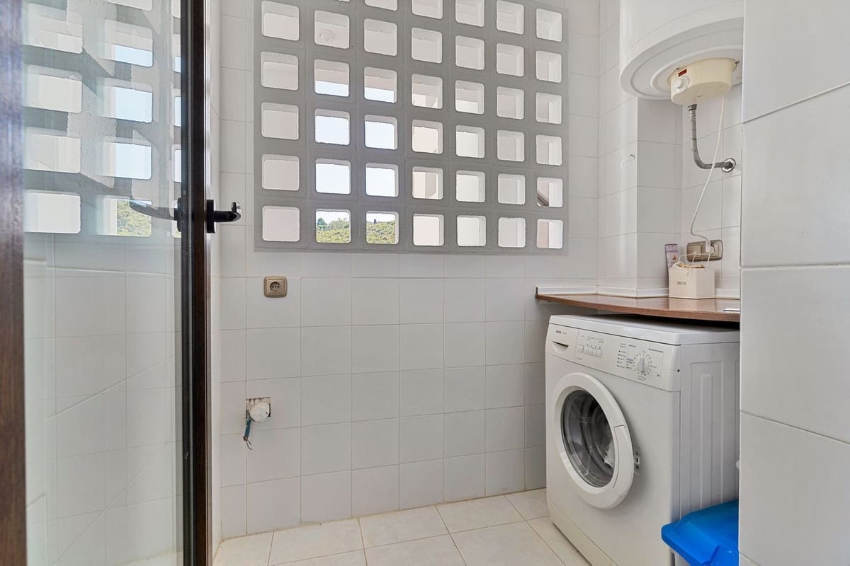 2 bedroom Apartment for sale in Mijas with pool garage - € 340,000 (Ref: 9074012)