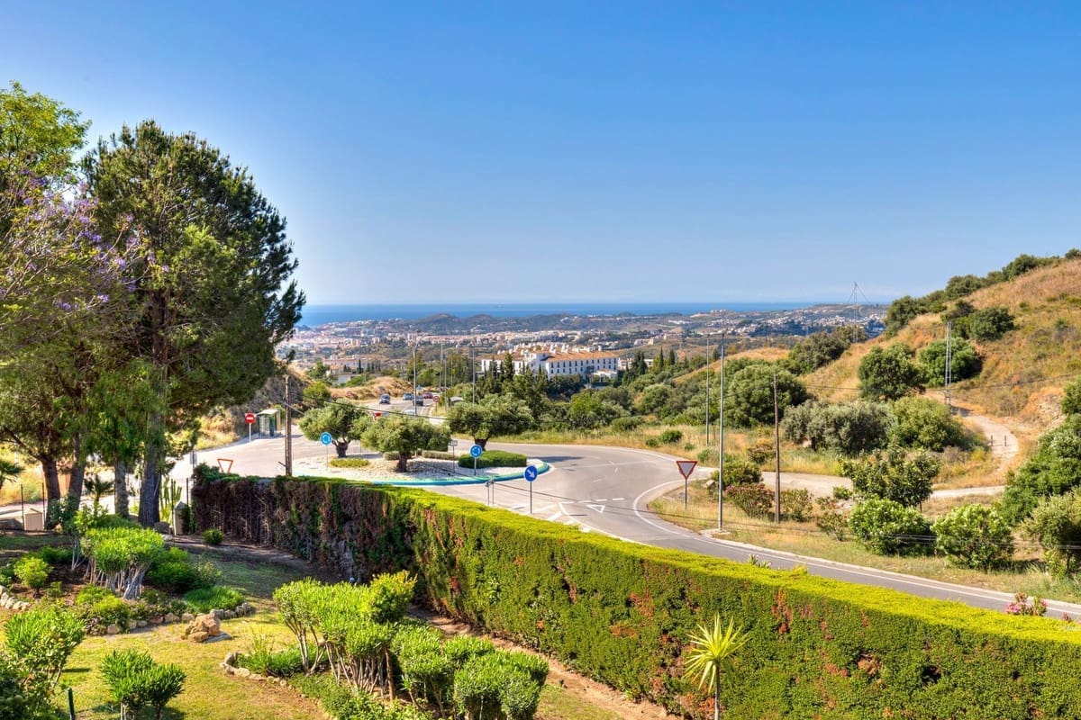 2 bedroom Apartment for sale in Mijas with pool garage - € 340,000 (Ref: 9074012)