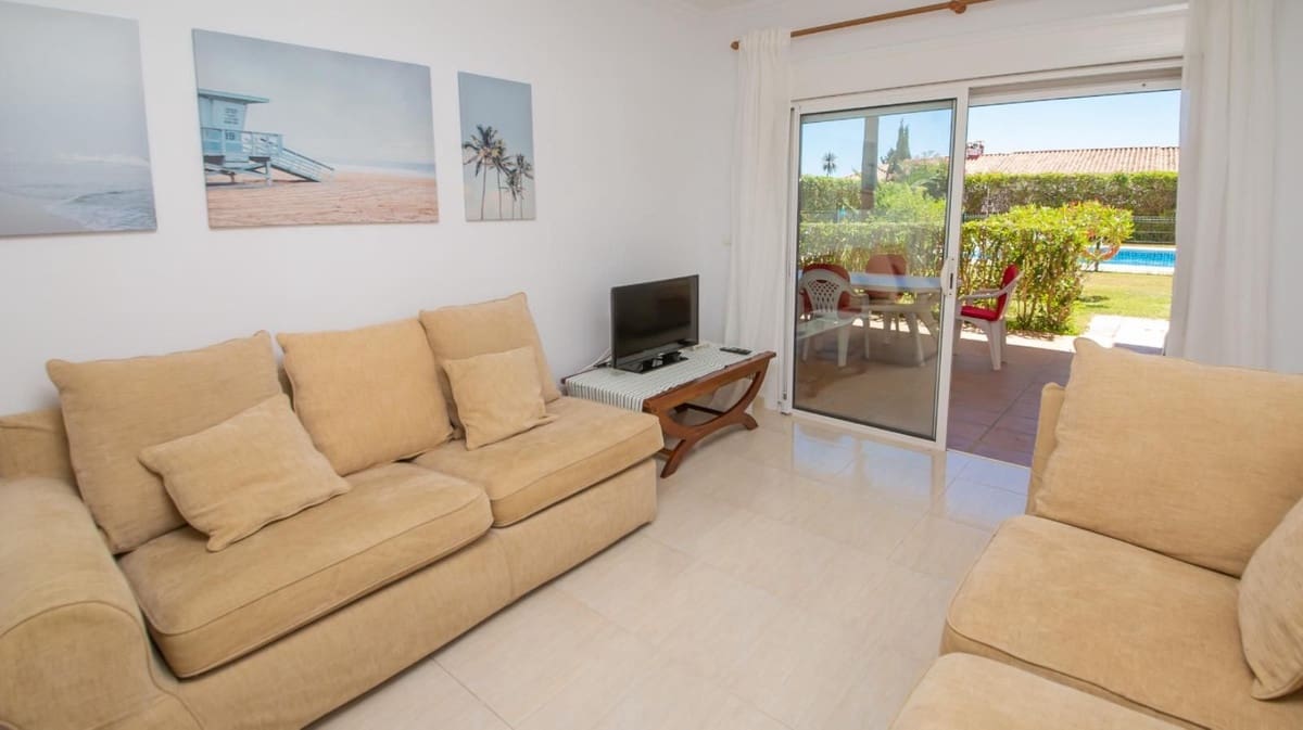 2 soverom Leilighet til salgs i La Duquesa / Puerto de la Duquesa med svømmebasseng garasje - € 209 000 (Ref: 9097628)