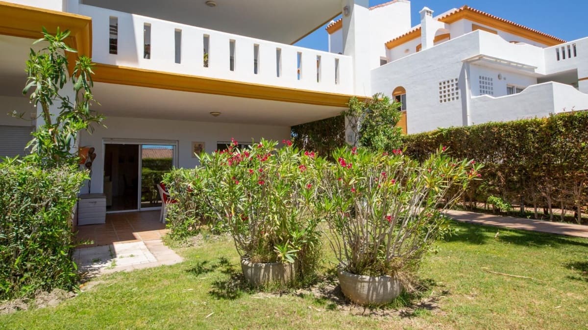 2 soverom Leilighet til salgs i La Duquesa / Puerto de la Duquesa med svømmebasseng garasje - € 209 000 (Ref: 9097628)
