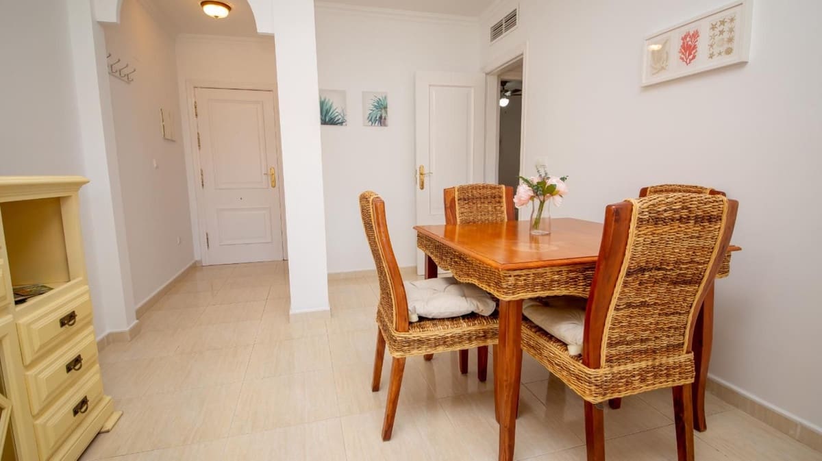 2 soverom Leilighet til salgs i La Duquesa / Puerto de la Duquesa med svømmebasseng garasje - € 209 000 (Ref: 9097628)