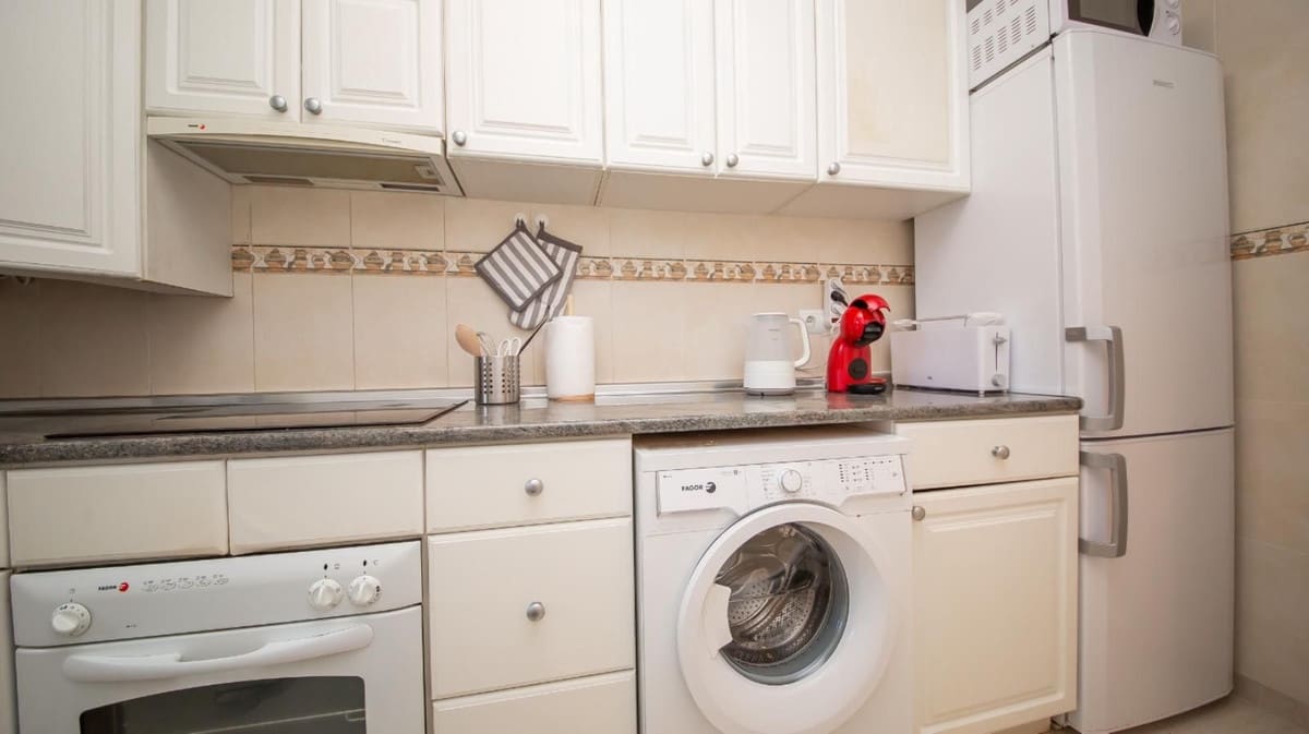 2 soverom Leilighet til salgs i La Duquesa / Puerto de la Duquesa med svømmebasseng garasje - € 209 000 (Ref: 9097628)