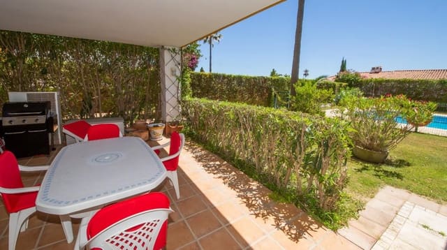 2 soveværelse Lejlighed til salg i La Duquesa / Puerto de la Duquesa, Manilva med swimmingpool garage - € 209.000 (Ref: 9097628)