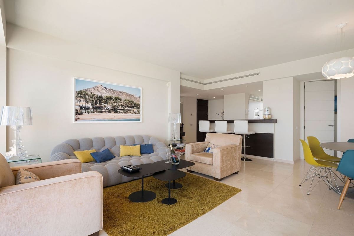 2 soveværelse Penthouse til salg i Los Flamingos med swimmingpool - € 755.000 (Ref: 9101581)