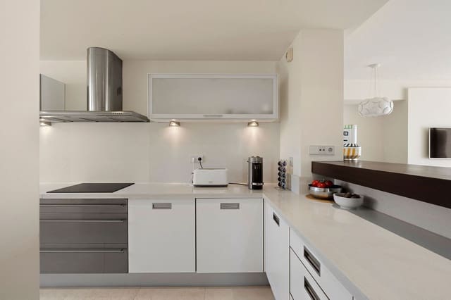 2 sypialnia Penthouse na sprzedaż w Los Flamingos, Benahavís z basenem - 725 000 € (Ref: 9101581)