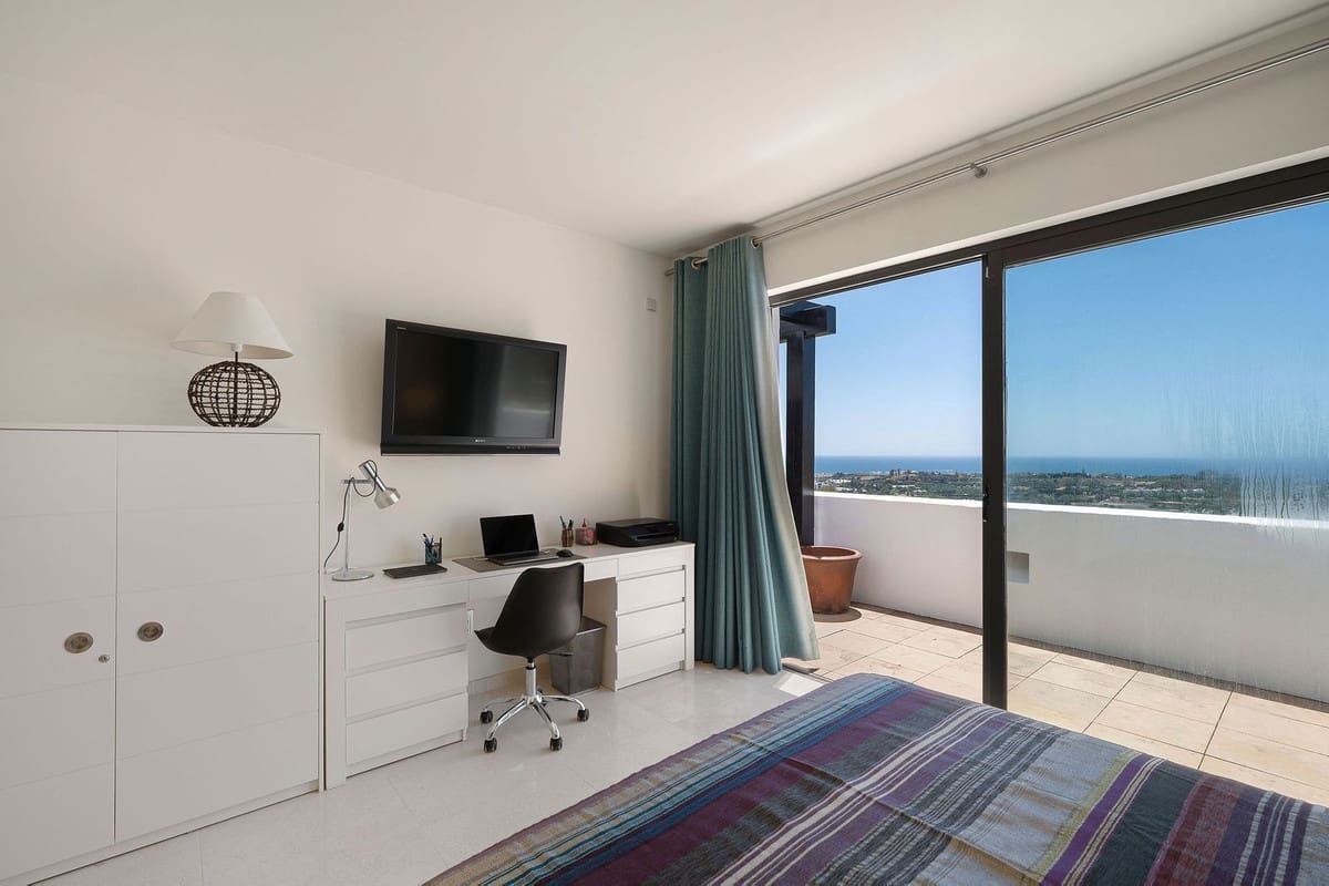 2 sypialnia Penthouse na sprzedaż w Los Flamingos z basenem - 725 000 € (Ref: 9101581)