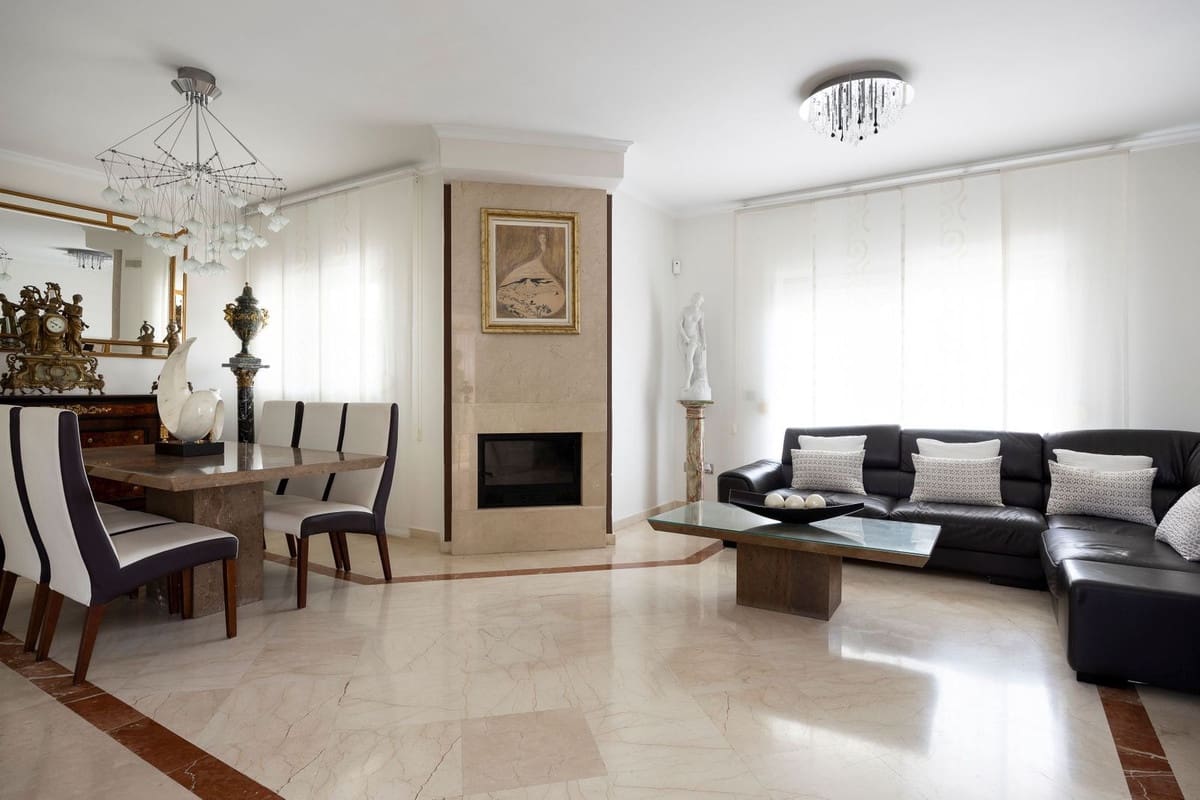 5 slaapkamer Villa te koop in Fuengirola met zwembad garage - € 867.000 (Ref: 9107994)