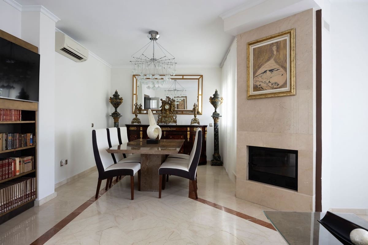 5 slaapkamer Villa te koop in Fuengirola met zwembad garage - € 867.000 (Ref: 9107994)