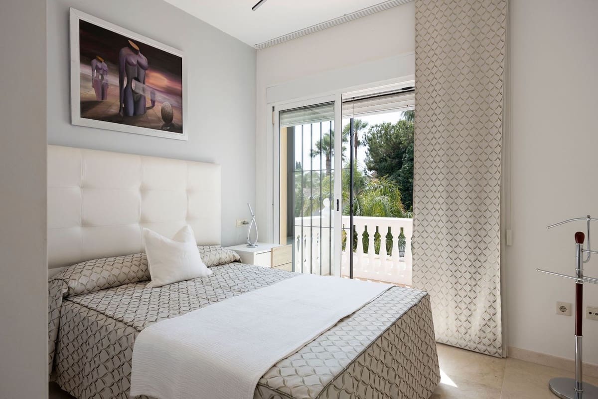 5 slaapkamer Villa te koop in Fuengirola met zwembad garage - € 867.000 (Ref: 9107994)