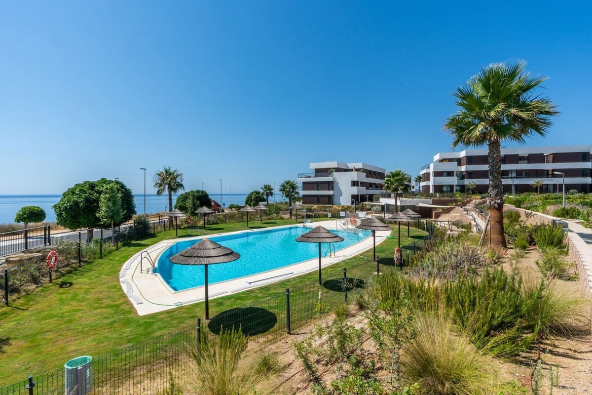3 soveværelse Lejlighed til salg i Bahia de Casares med swimmingpool garage - € 780.000 (Ref: 9107995)