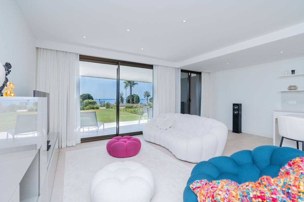 3 sovrum Lägenhet till salu i Bahia de Casares med pool garage - 745 000 € (Ref: 9107995)