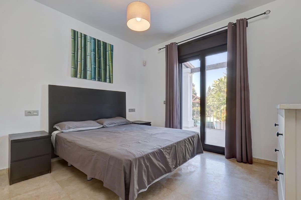 5 soveværelse Villa til salg i El Rosario med swimmingpool garage - € 1.750.000 (Ref: 9107996)