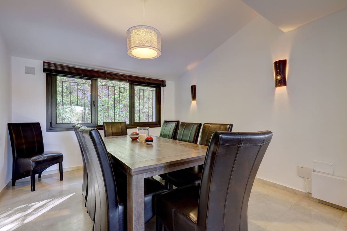 5 soveværelse Villa til salg i El Rosario med swimmingpool garage - € 1.750.000 (Ref: 9107996)