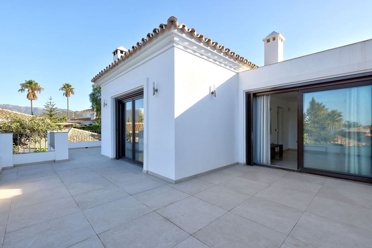 5 soveværelse Villa til salg i El Rosario med swimmingpool garage - € 1.750.000 (Ref: 9107996)