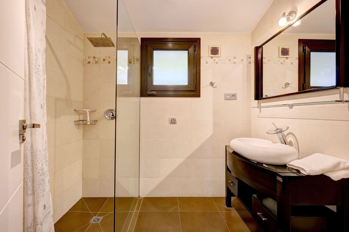 5 soveværelse Villa til salg i El Rosario med swimmingpool garage - € 1.750.000 (Ref: 9107996)