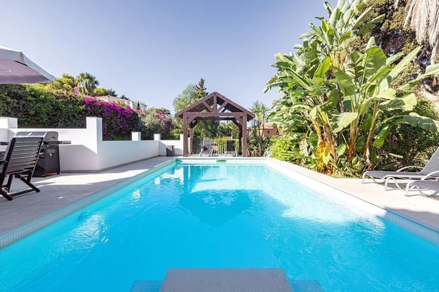 5 sypialnia Willa na sprzedaż w El Rosario, Marbella z basenem garażem - 1 750 000 € (Ref: 9107996)