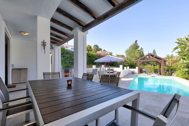 5 sypialnia Willa na sprzedaż w El Rosario, Marbella z basenem garażem - 1 750 000 € (Ref: 9107996)