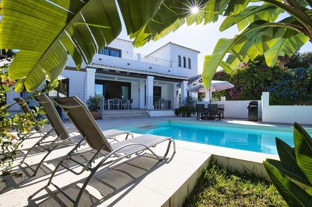 5 sypialnia Willa na sprzedaż w El Rosario, Marbella z basenem garażem - 1 750 000 € (Ref: 9107996)