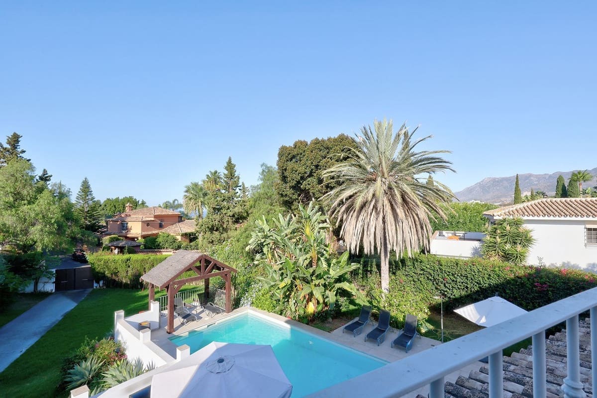 5 soveværelse Villa til salg i El Rosario med swimmingpool garage - € 1.750.000 (Ref: 9107996)