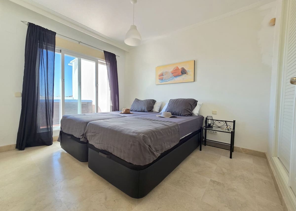 2 makuuhuone Kattohuoneisto myytävänä paikassa Mijas Costa mukana uima-altaan 
autotalli - 349 000 € (Ref: 9111500)