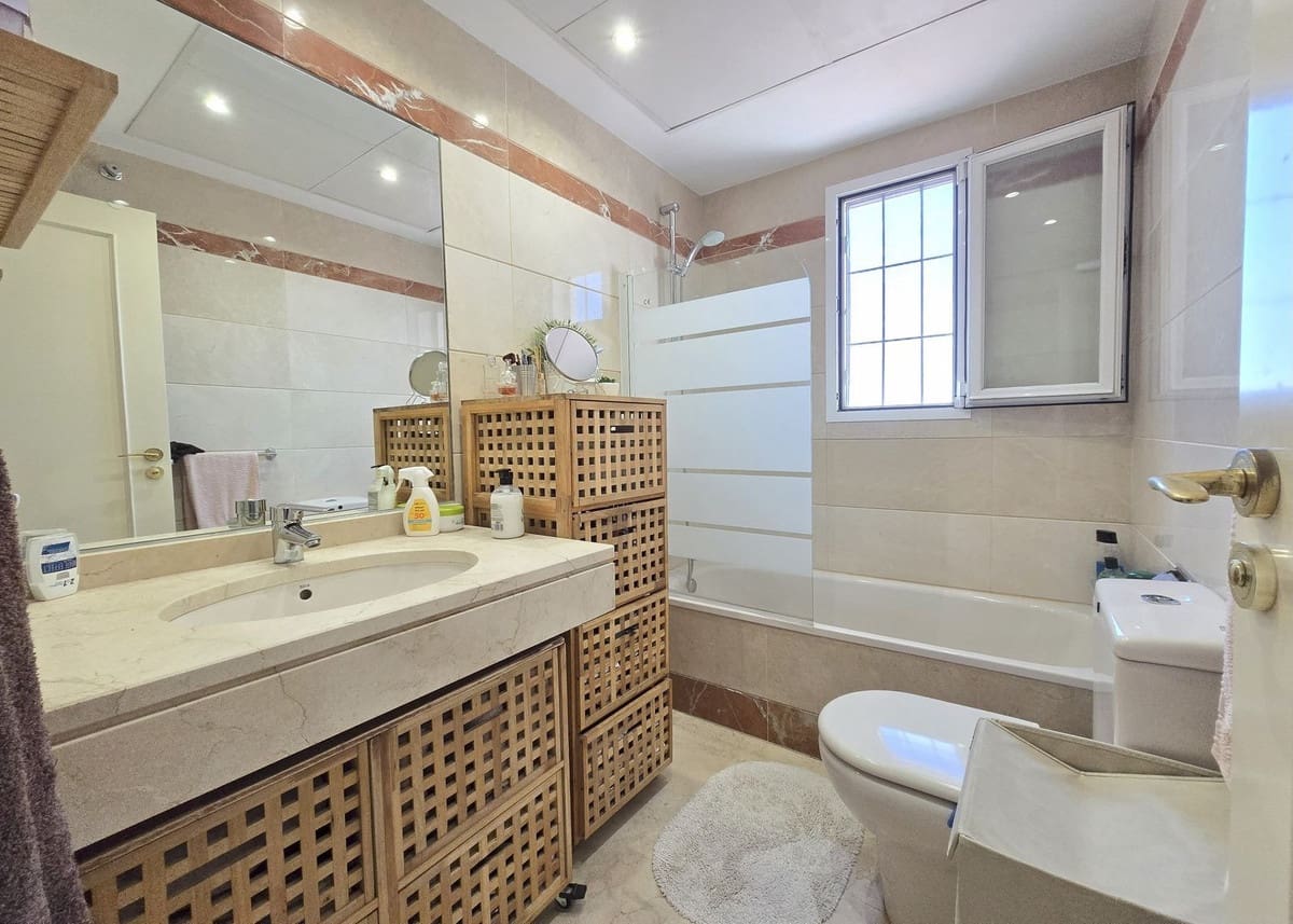 2 makuuhuone Kattohuoneisto myytävänä paikassa Mijas Costa mukana uima-altaan 
autotalli - 349 000 € (Ref: 9111500)