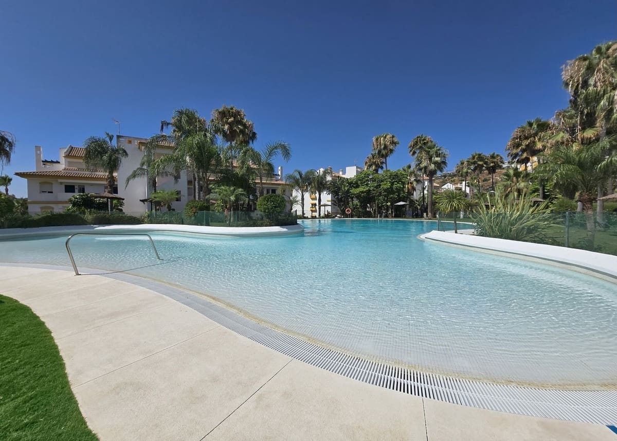 2 makuuhuone Kattohuoneisto myytävänä paikassa Mijas Costa mukana uima-altaan 
autotalli - 349 000 € (Ref: 9111500)