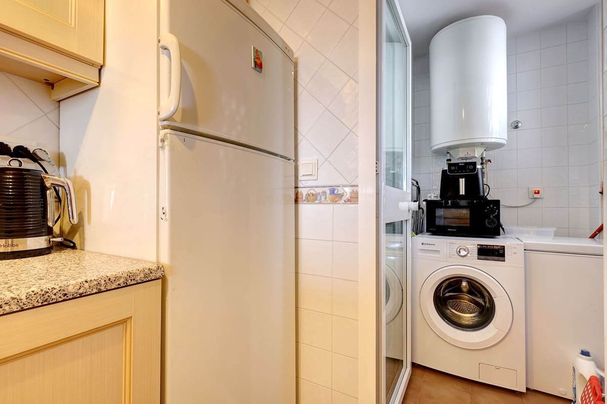 2 soveværelse Lejlighed til salg i Calahonda med swimmingpool garage - € 359.995 (Ref: 9113159)