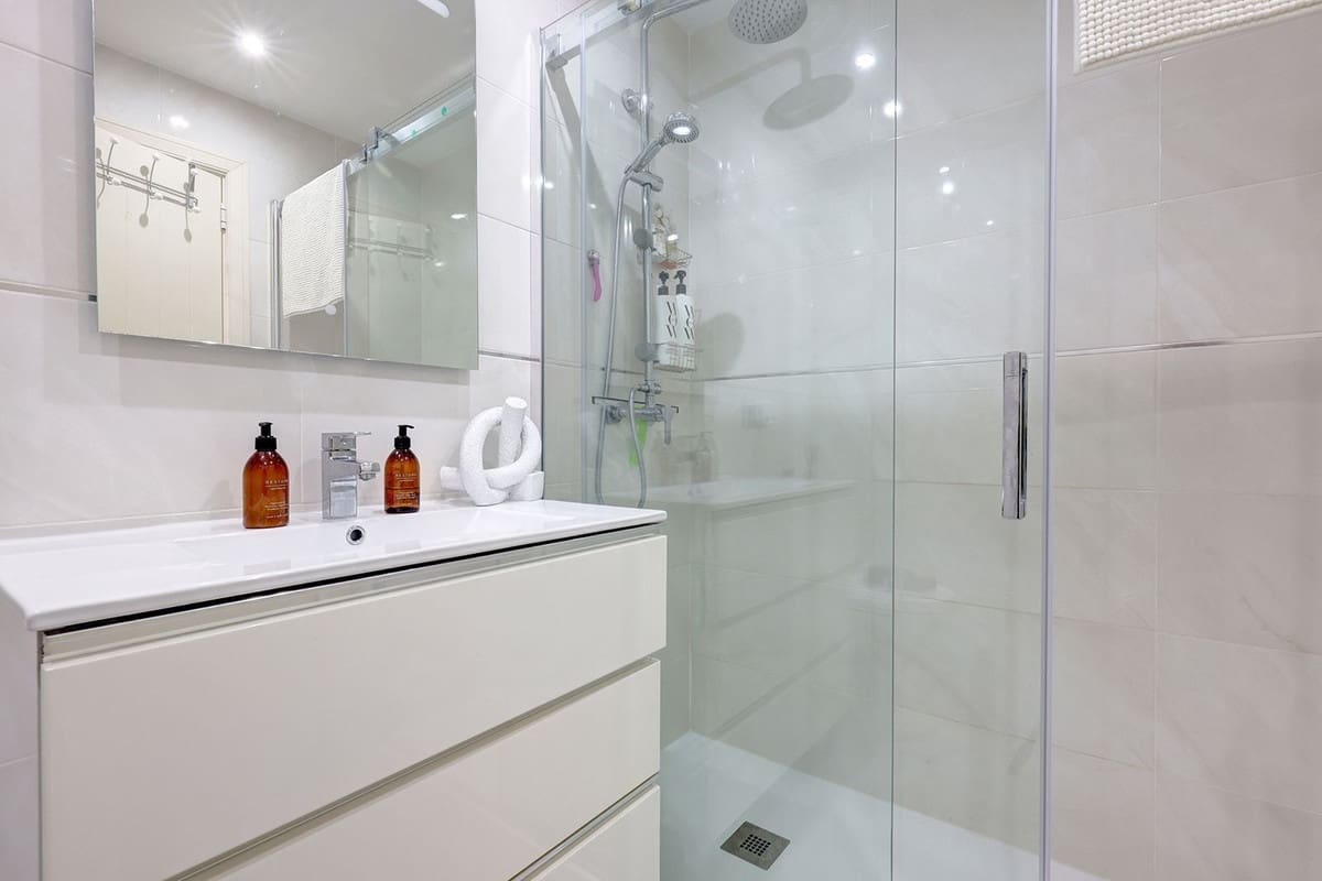 2 soveværelse Lejlighed til salg i Calahonda med swimmingpool garage - € 359.995 (Ref: 9113159)