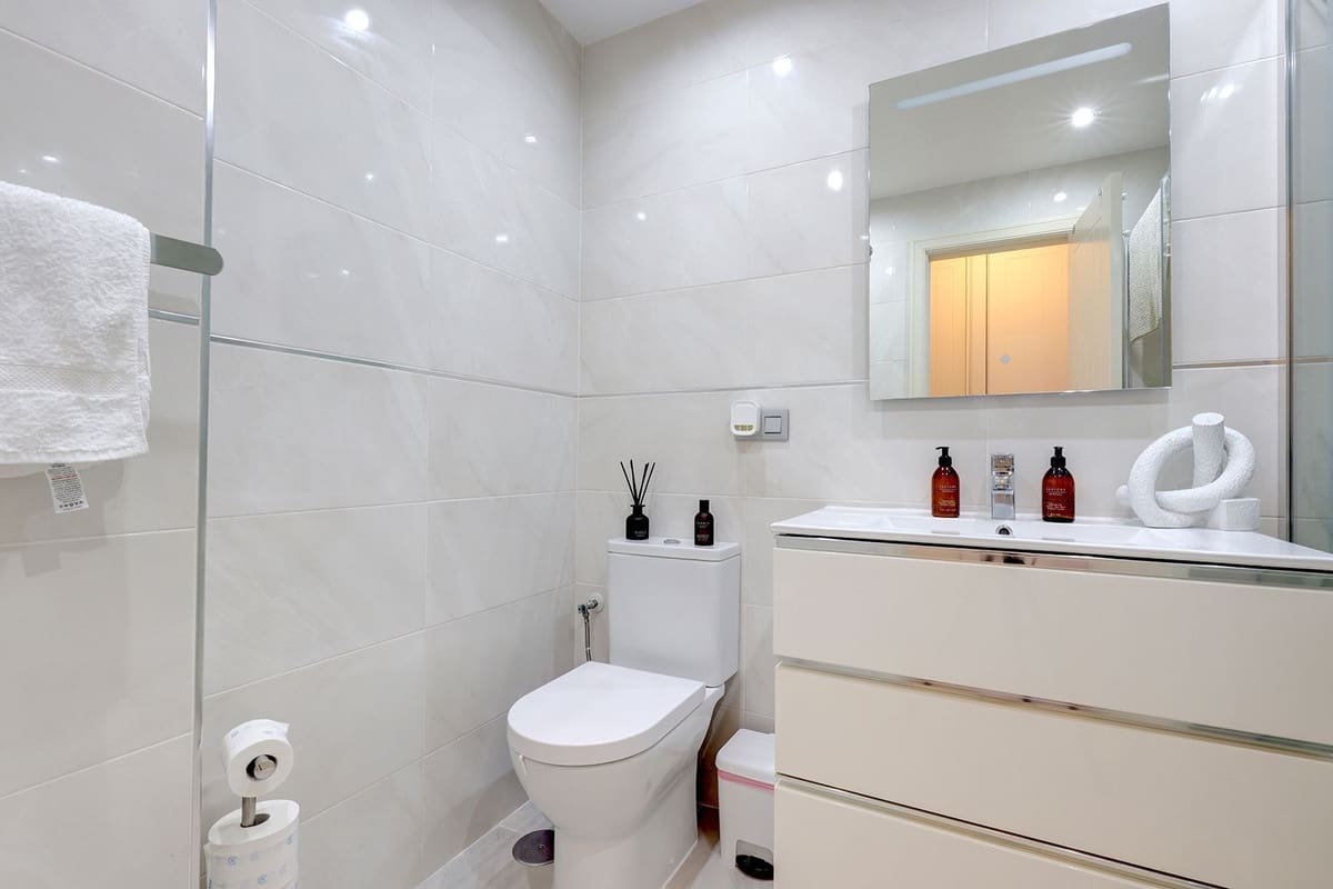 2 soveværelse Lejlighed til salg i Calahonda med swimmingpool garage - € 359.995 (Ref: 9113159)