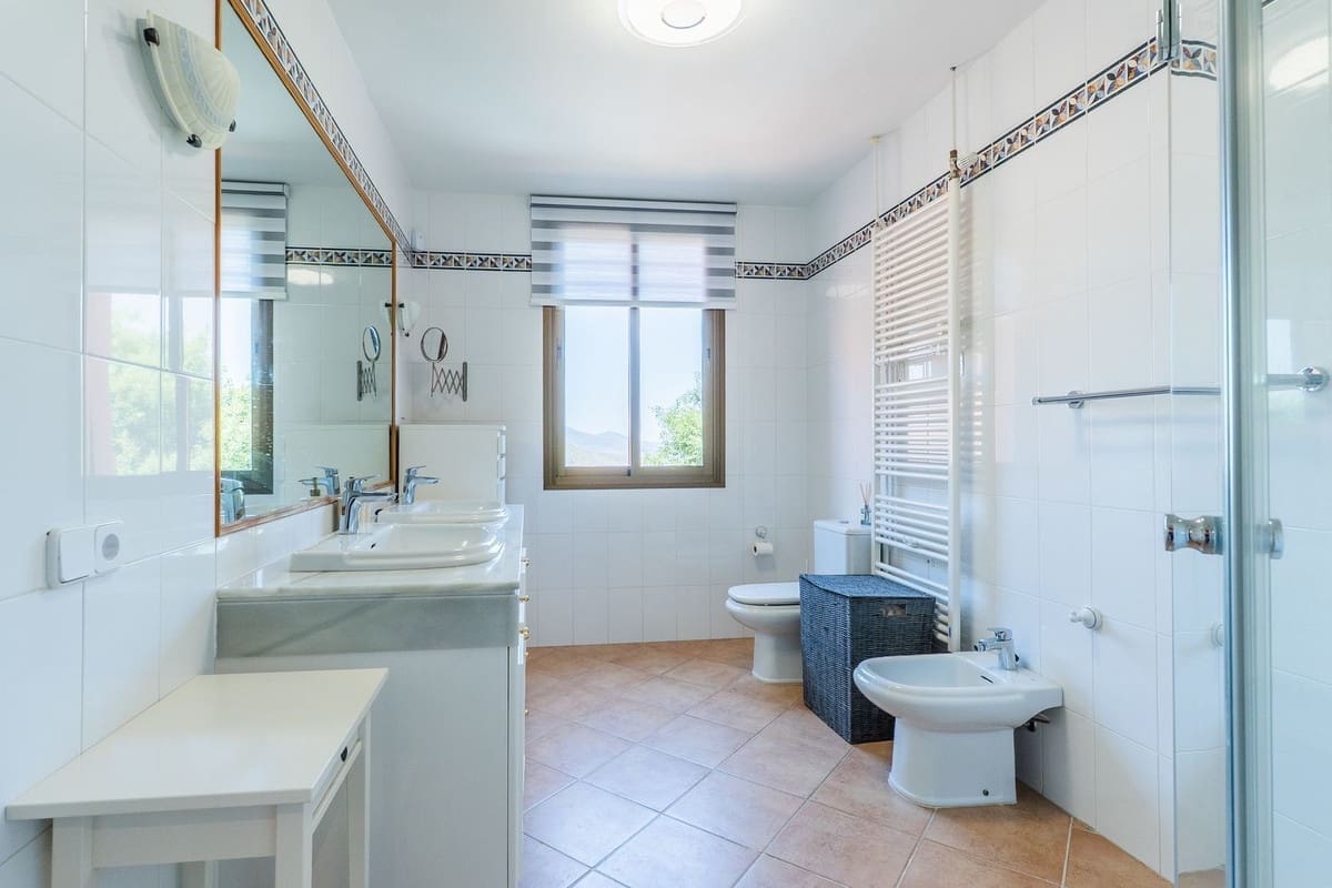 3 soveværelse Lejlighed til salg i La Mairena med swimmingpool garage - € 475.000 (Ref: 9124284)