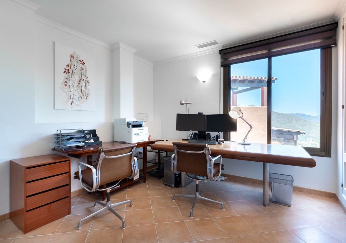 3 slaapkamer Appartement te koop in La Mairena met zwembad garage - € 475.000 (Ref: 9124284)