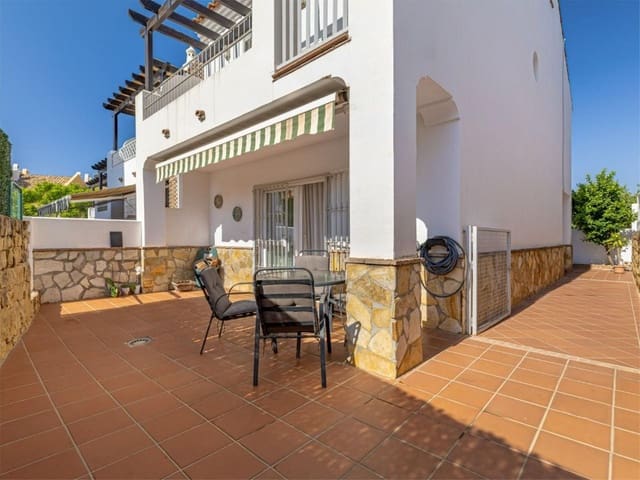 3 soveværelse Semi-Rækkehus til salg i Marbella med swimmingpool garage - € 588.000 (Ref: 9126053)