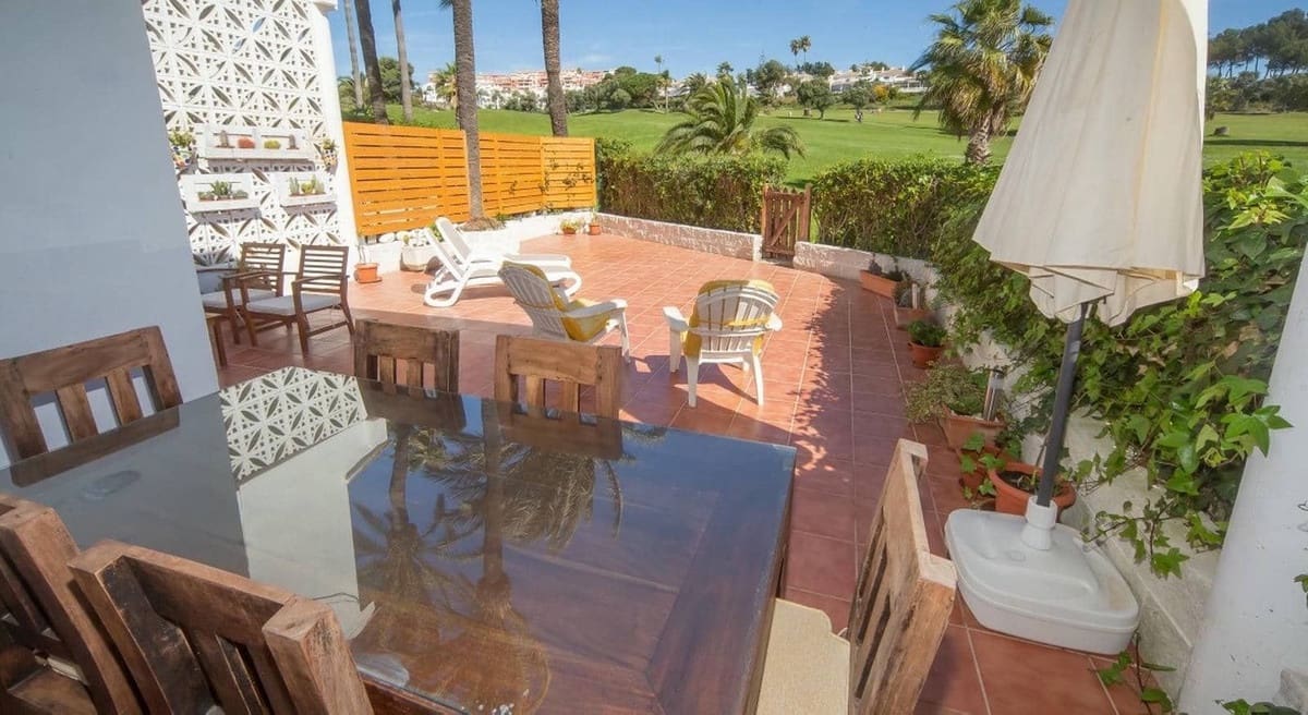 3 sypialnia Dom na sprzedaż w La Duquesa / Puerto de la Duquesa z basenem garażem - 425 000 € (Ref: 9126054)