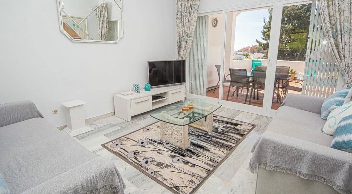 3 sypialnia Dom na sprzedaż w La Duquesa / Puerto de la Duquesa z basenem garażem - 425 000 € (Ref: 9126054)