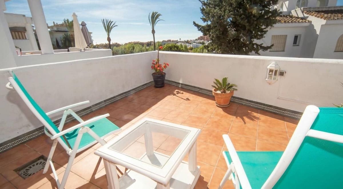 3 sypialnia Dom na sprzedaż w La Duquesa / Puerto de la Duquesa z basenem garażem - 425 000 € (Ref: 9126054)