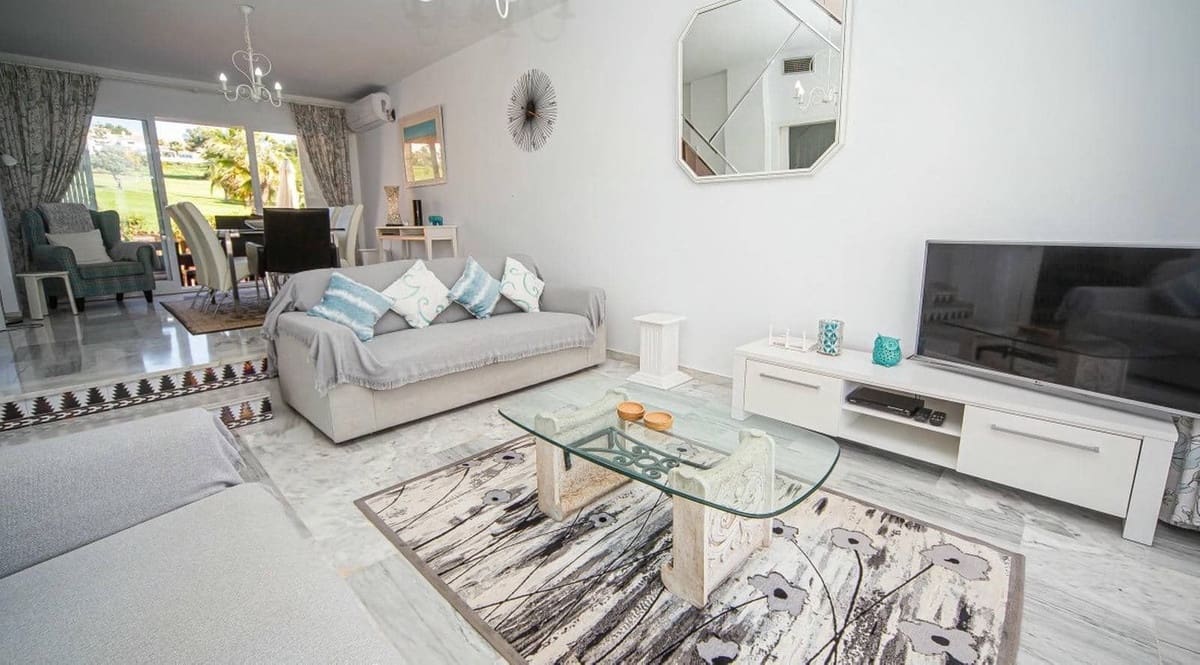 3 sypialnia Dom na sprzedaż w La Duquesa / Puerto de la Duquesa z basenem garażem - 425 000 € (Ref: 9126054)